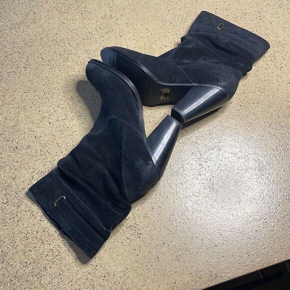 Zodiac “Pandell” Black Distressed Suede Scrunch Shaft Heeled Boots sz 6.5 - Picture 3 of 11